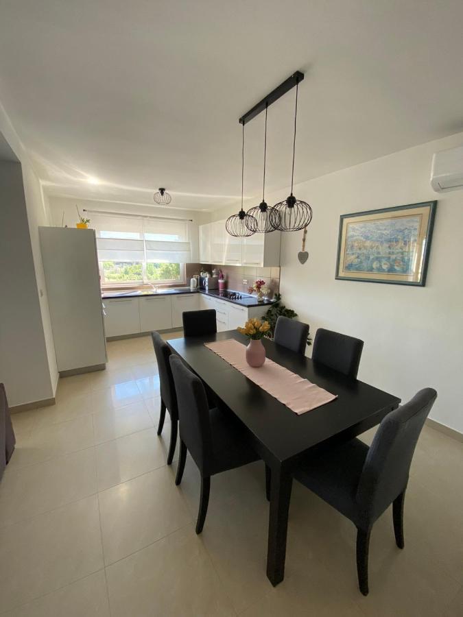Apartman Ana Kampor Luaran gambar