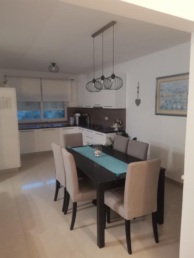 Apartman Ana Kampor Luaran gambar
